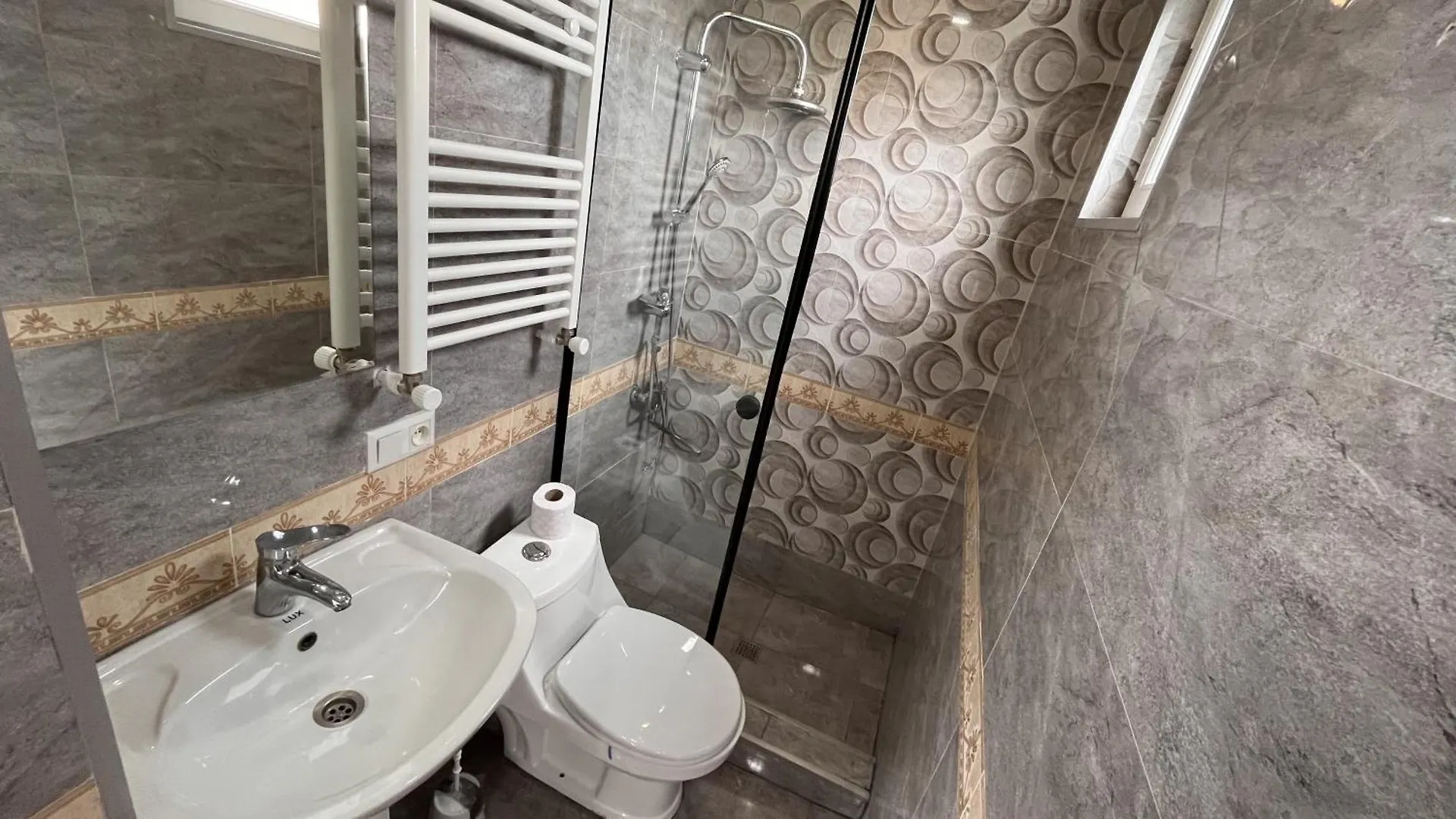 Isani Vip Apartments 12 3 Tbilisi 0*,  Georgia